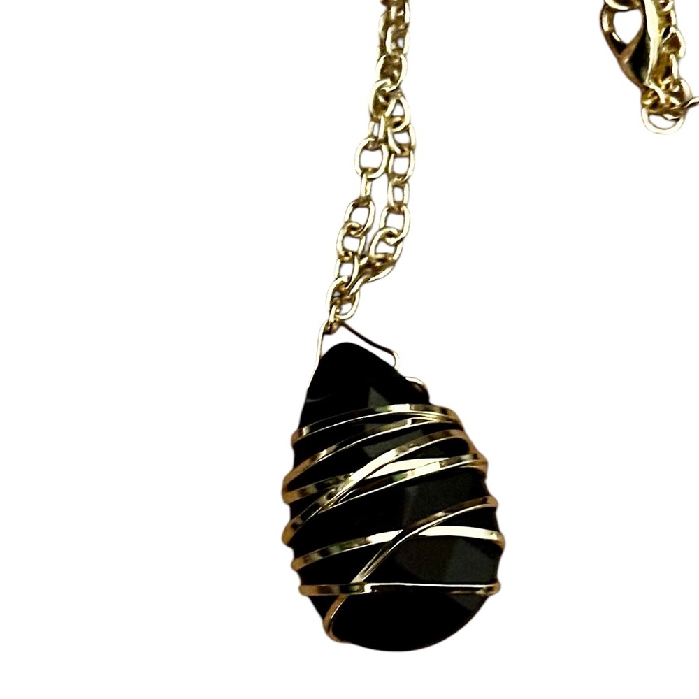 NWT London blue topaz wrapped pendant